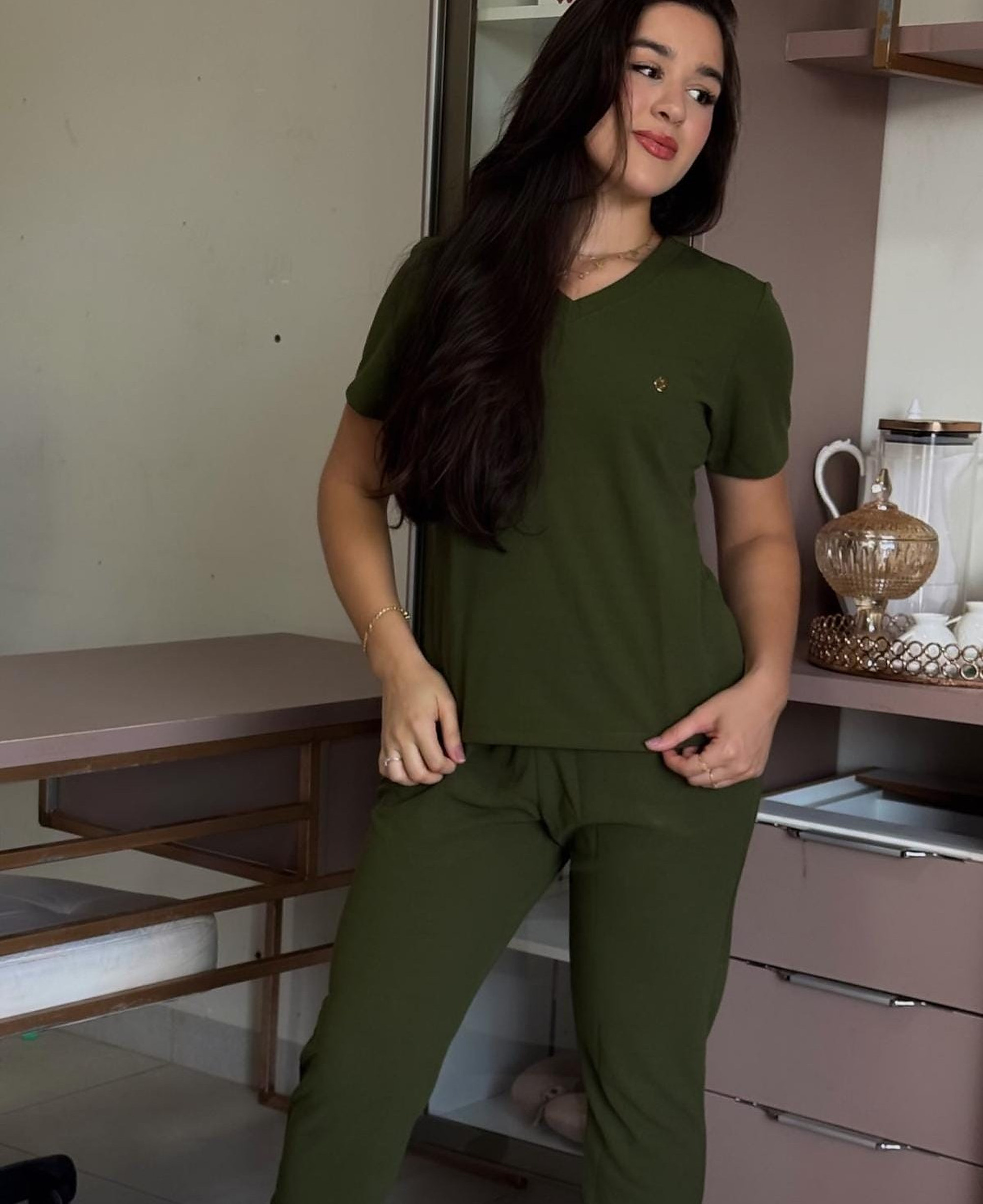 Scrub Madame Oliva — corpo inteiro